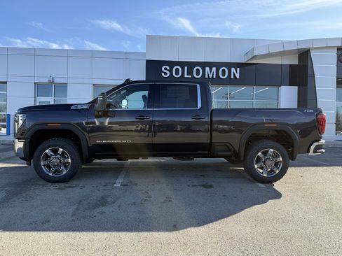 New 2026 GMC Sierra 2500 SLE w/ SLE Value Package; image 2
