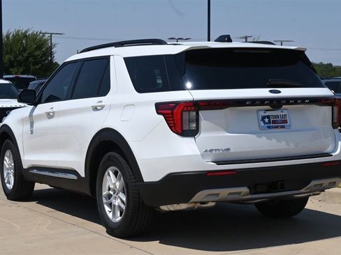 New 2025 Ford Explorer Active w/ Active Comfort Package image 28