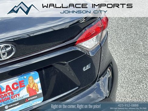Used 2025 Toyota Corolla LE FWD image 11