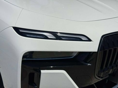 Certified 2025 BMW i7 eDrive50 w/ M Sport Package RWD image 7