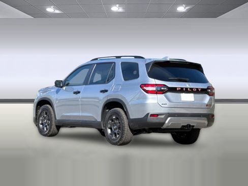 New 2026 Honda Pilot TrailSport image 3