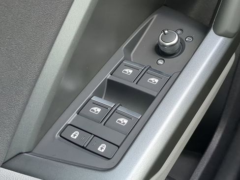 Used 2025 Audi Q3 2.0T Premium image 22