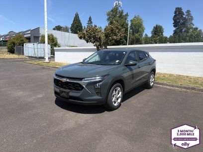 Used 2025 Chevrolet Trax LS w/ LS Convenience Package