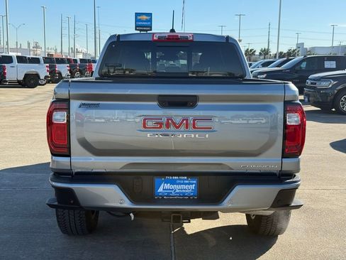 Used 2023 GMC Canyon Denali image 12