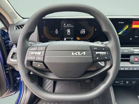 New 2026 Kia K4 FWD image 33