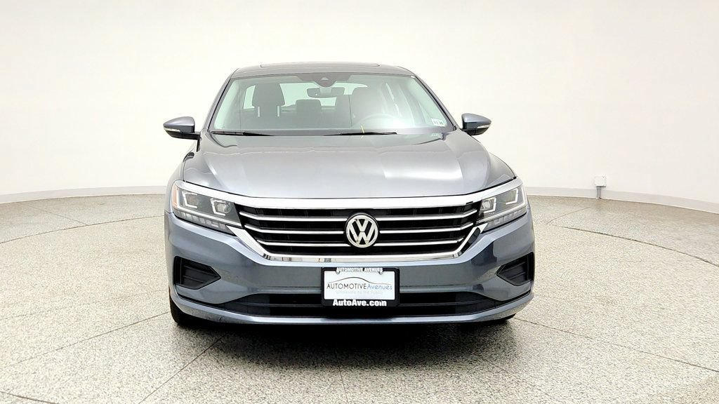 Used 2022 Volkswagen Passat 2.0T SE FWD image 2