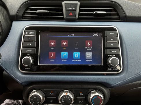 Used 2025 Nissan Versa SV FWD image 26