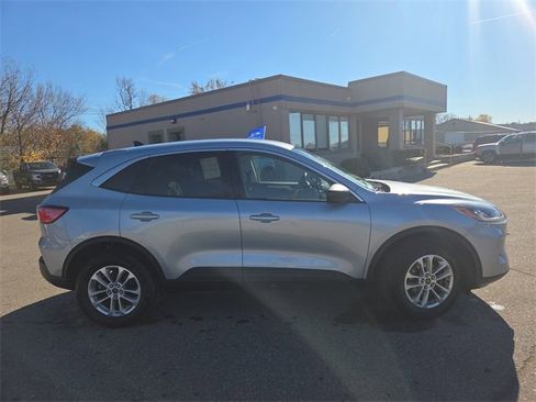 Certified 2022 Ford Escape SE w/ Convenience Package image 4