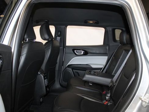 Used 2024 Jeep Compass Limited AWD/4WD image 10
