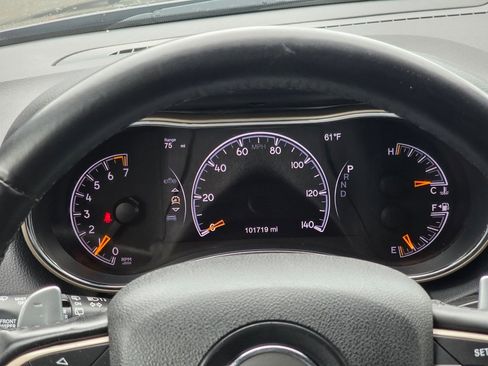 Used 2017 Jeep Grand Cherokee Laredo w/ Quick Order Package 23E image 21