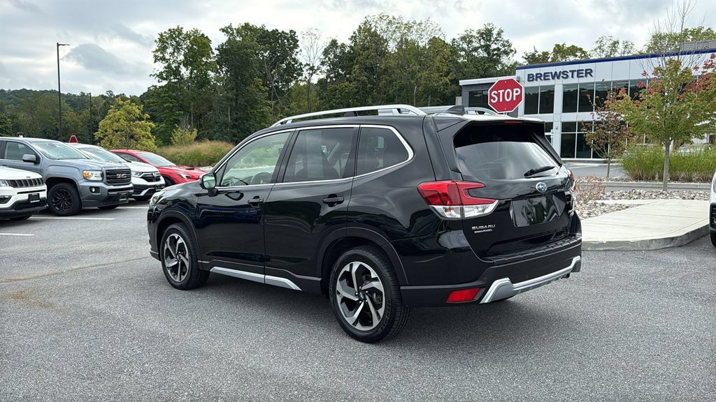 Certified 2023 Subaru Forester Touring AWD/4WD image 8