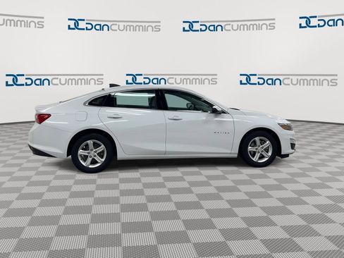 Used 2022 Chevrolet Malibu LS w/ Driver Confidence Package II FWD image 9