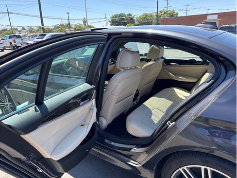 Used 2018 BMW 540i xDrive AWD/4WD image 9