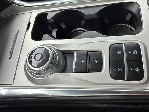 Used 2021 Ford Explorer Limited w/ Equipment Group 301A image 31