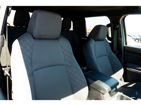 Certified 2025 Toyota Tacoma SR5 image 17