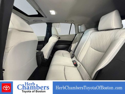 Used 2024 Toyota Corolla Cross LE w/ Moonroof Package AWD/4WD image 18