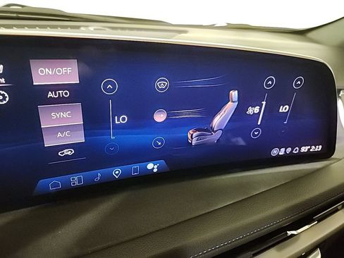 Used 2025 Cadillac XT4 Sport AWD/4WD image 17