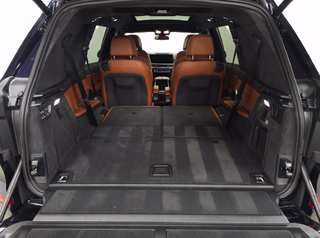 Used 2027 BMW X7 xDrive40i w/ Executive Package AWD/4WD image 7