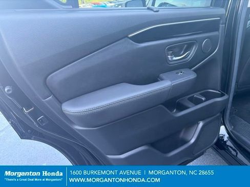 Used 2025 Honda Pilot Touring image 34