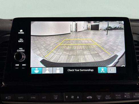 Used 2025 Honda Odyssey Touring image 29