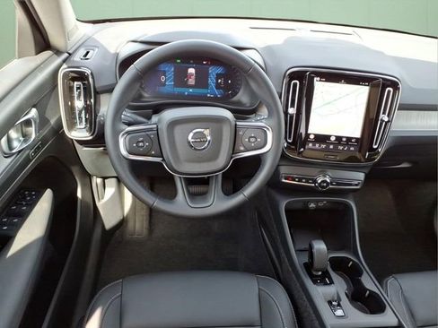 New 2026 Volvo XC40 B5 Core w/ Protection Package Premier AWD/4WD image 13
