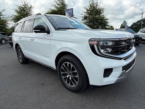 Certified 2025 Ford Expedition Platinum AWD/4WD image 2