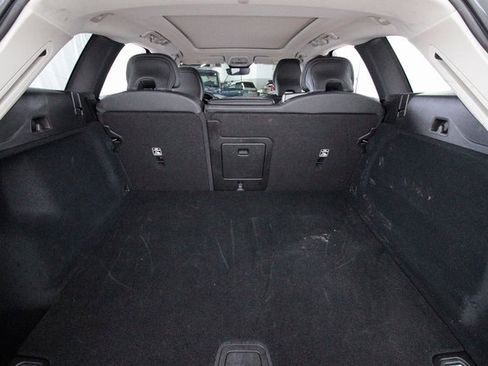 Certified 2025 Volvo XC60 B5 Plus image 31