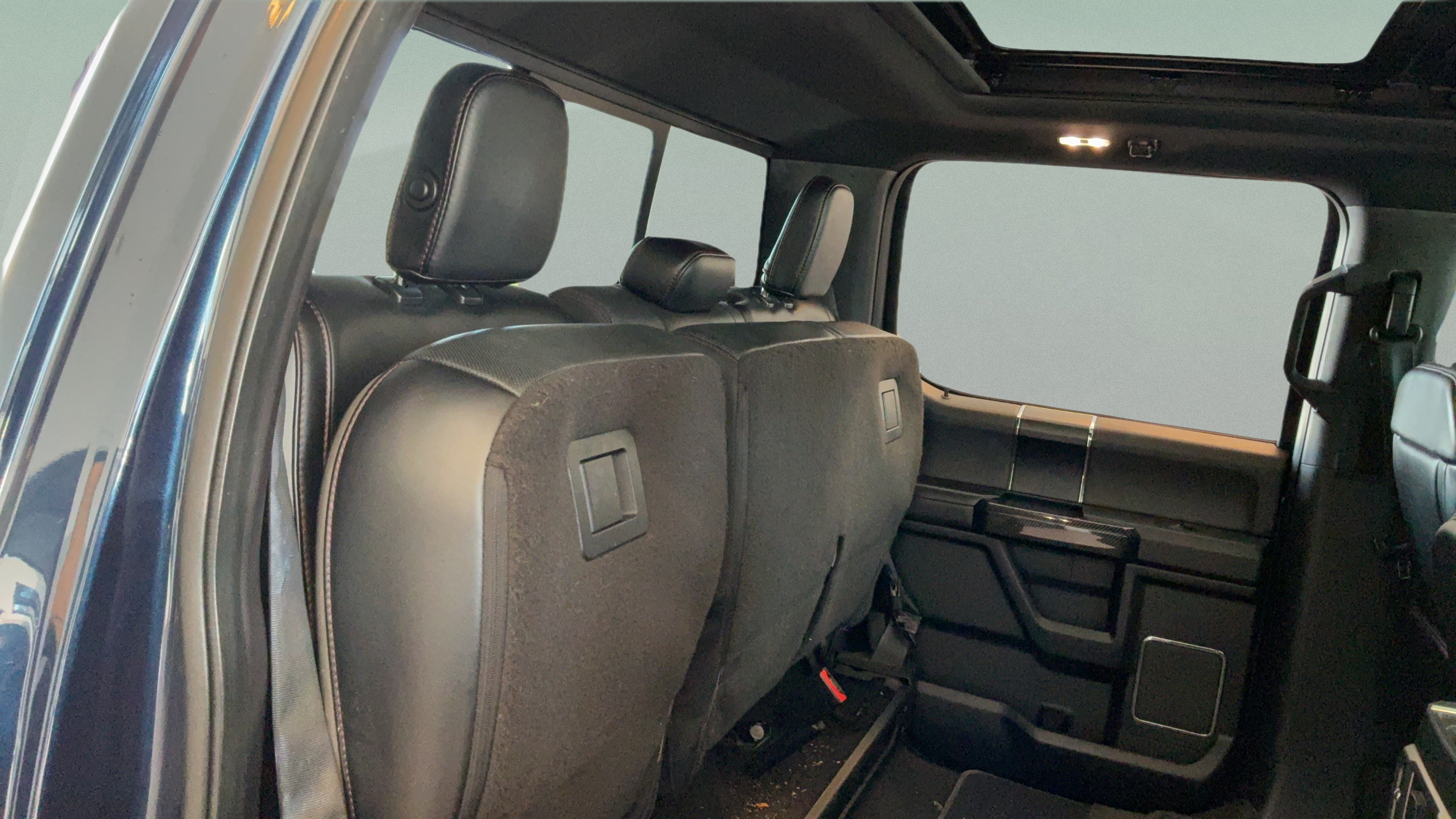 Used 2018 Ford F150 Platinum w/ Equipment Group 701A Luxury AWD/4WD image 35