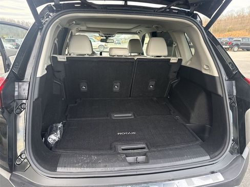 Used 2023 Nissan Rogue SL w/ SL Premium Package image 45