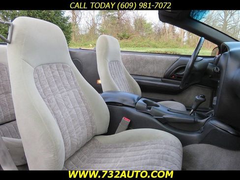 Used 2001 Chevrolet Camaro LT RWD image 19