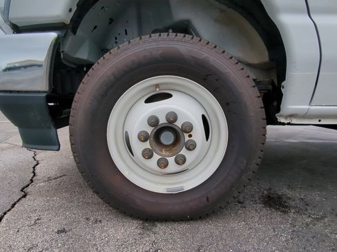 New 2024 Ford E-450 and Econoline 450 Super Duty w/ Power Windows & Locks Group image 11