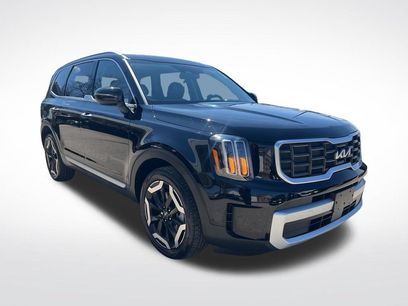 Used 2024 Kia Telluride S w/ S Sunroof Package