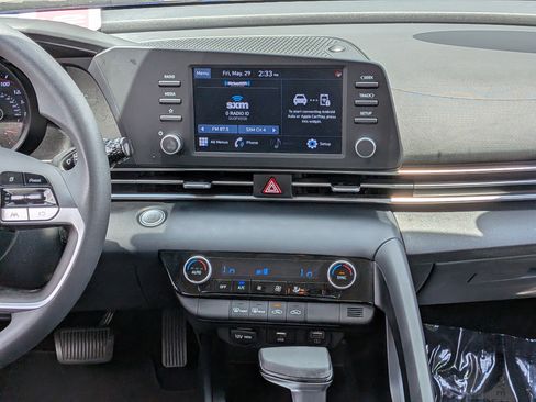 Used 2022 Hyundai Elantra SEL FWD image 18