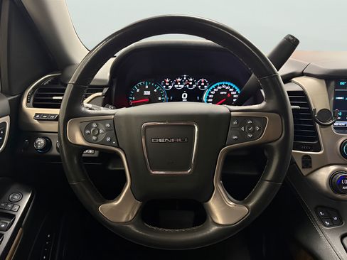 Used 2020 GMC Yukon Denali AWD/4WD image 19