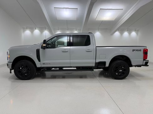 New 2026 Ford F250 Lariat w/ Black Appearance Package image 4