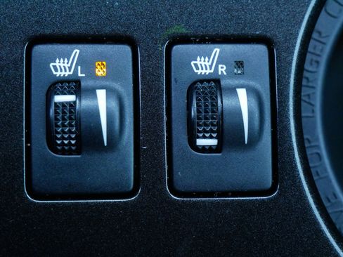 Used 2023 Toyota 4Runner 40th Anniversary SE image 31