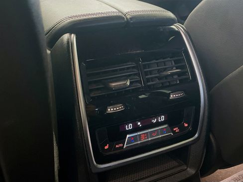 Used 2021 BMW X7 xDrive40i w/ M Sport Package image 16