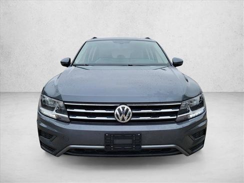 Used 2020 Volkswagen Tiguan SE image 2