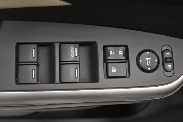 Used 2015 Honda CR-V Touring image 21