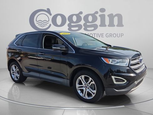 Used 2018 Ford Edge Titanium w/ Ford Safe & Smart Package FWD image 7