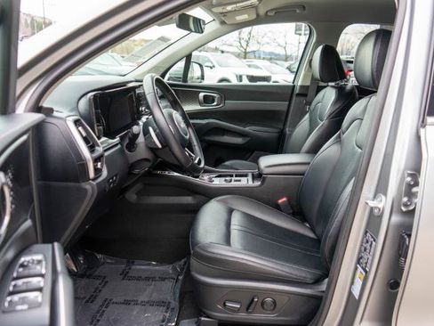 Certified 2023 Kia Sorento EX image 11