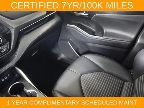Used 2022 Toyota Highlander XSE FWD image 14