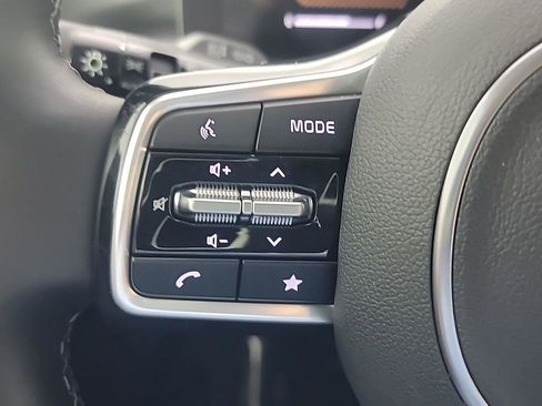 Used 2025 Kia Sorento EX w/ Panoramic Sunroof Package image 29