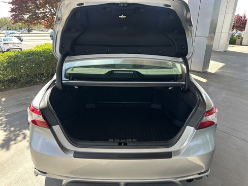 Certified 2020 Toyota Camry SE image 16