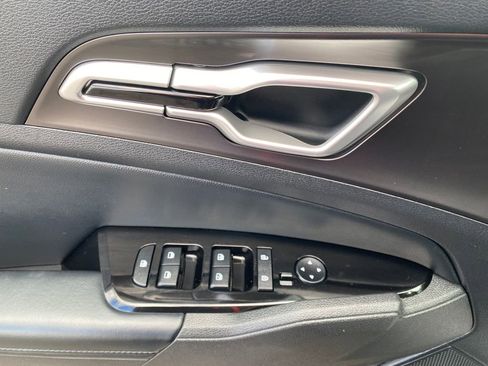 Used 2023 Kia Sportage EX image 13