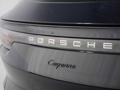 Certified 2023 Porsche Cayenne Coupe image 8