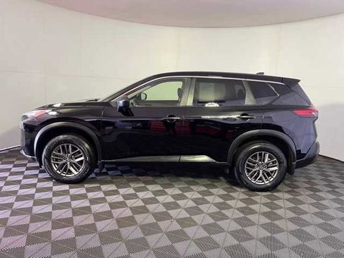 Certified 2021 Nissan Rogue S image 4