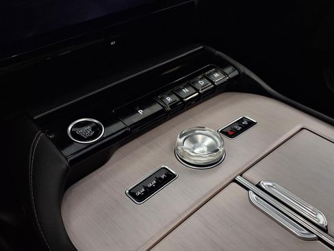 Used 2025 Lincoln Navigator Reserve w/ Jet Appearance Package AWD/4WD image 19