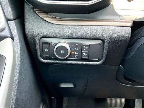 Used 2021 Ford Explorer Limited w/ Equipment Group 301A AWD/4WD image 38