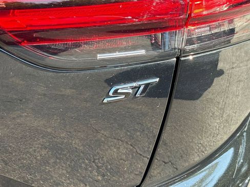 Used 2022 Buick Envision Essence w/ Technology Package II image 15